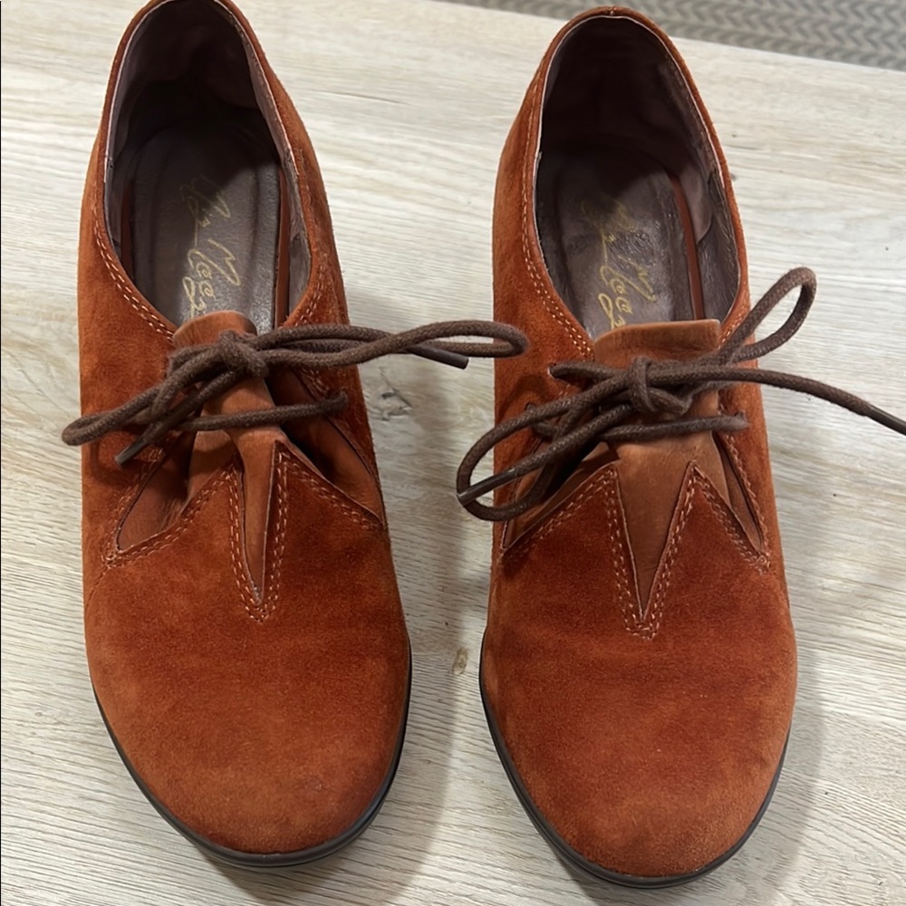 Miz Mooz Women's Brown Suede Shoes